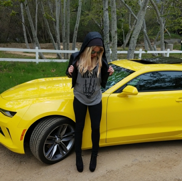 Meet your Posher, Eden - Picture 1 of 1